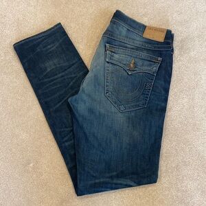 Men’s True Religion Geno jeans.